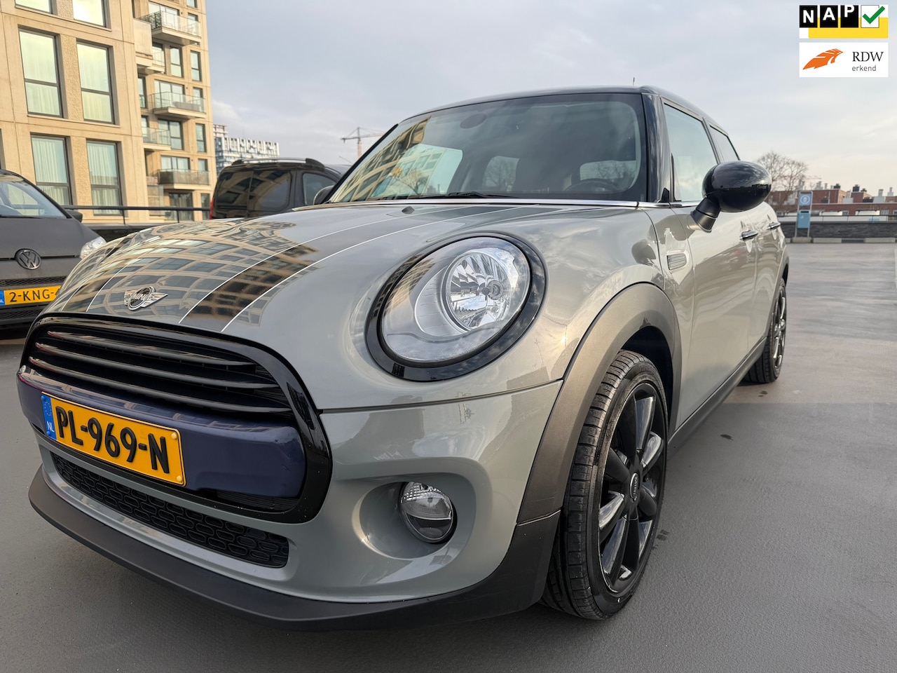 MINI Cooper - Mini 1.5 Salt Business Nando Grey PDC LMV Navi Nette Auto Grote Beurt gehad - AutoWereld.nl