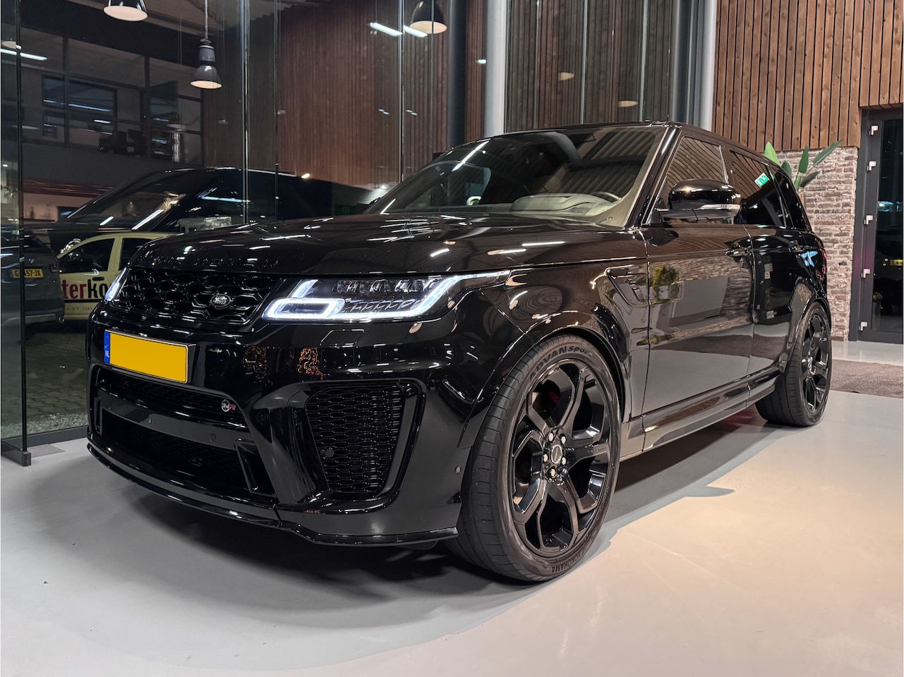 Land Rover Range Rover Sport - 5.0 V8 SC SVR 23" Pano HUD Stoelvent. Memory - AutoWereld.nl