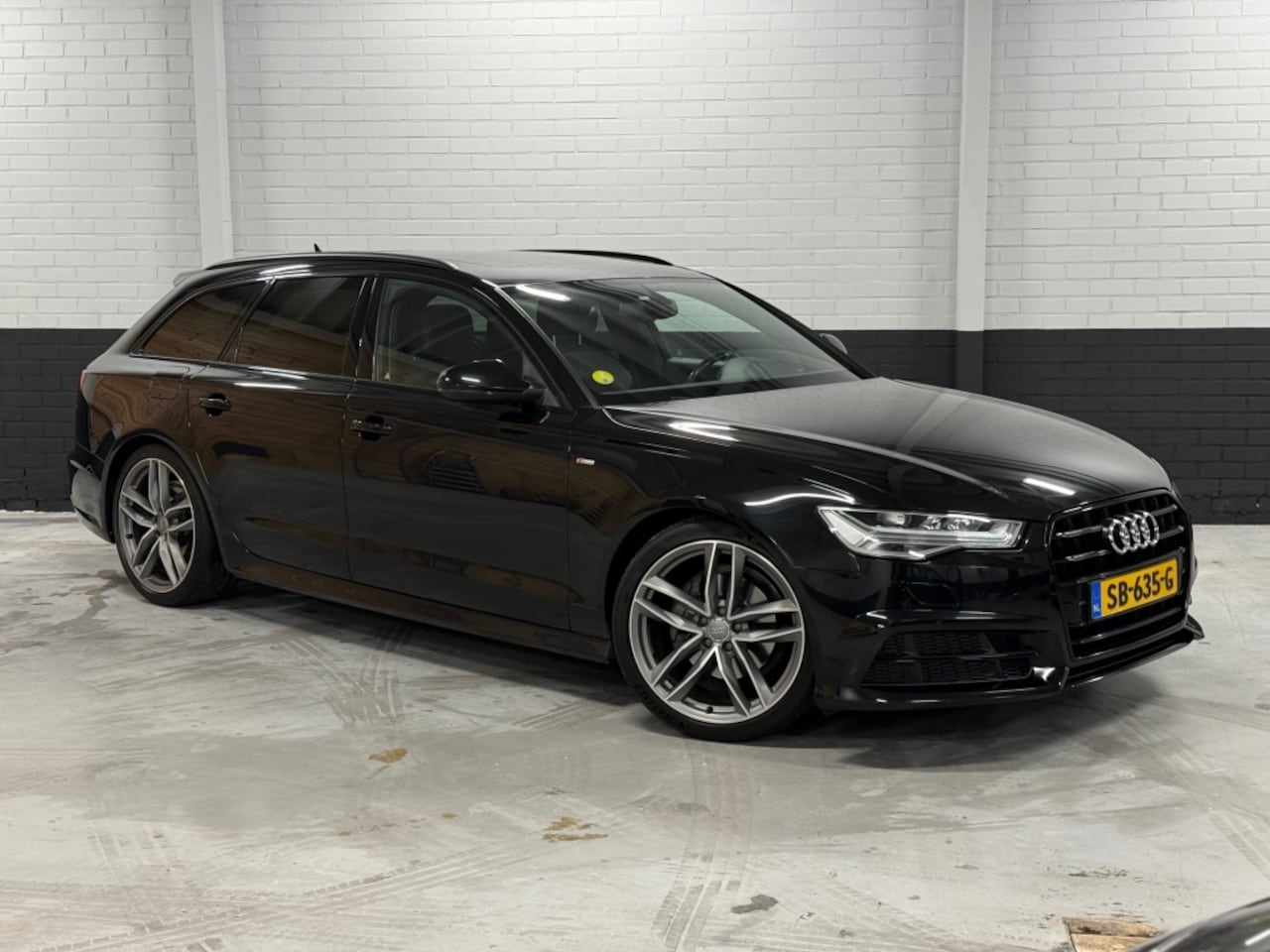 Audi A6 Avant - 2.0 TDI u 3x S line Black Edition, Pano, Camera, Carplay, 20 Inc - AutoWereld.nl