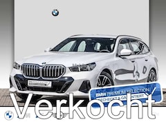 BMW 5-serie Touring - 530e xDrive M-SPORT * LED, NAVI+, LEDER, 19-inch LMV, ALARM, M-ONDERSTEL * 1e EIG - UNFALL