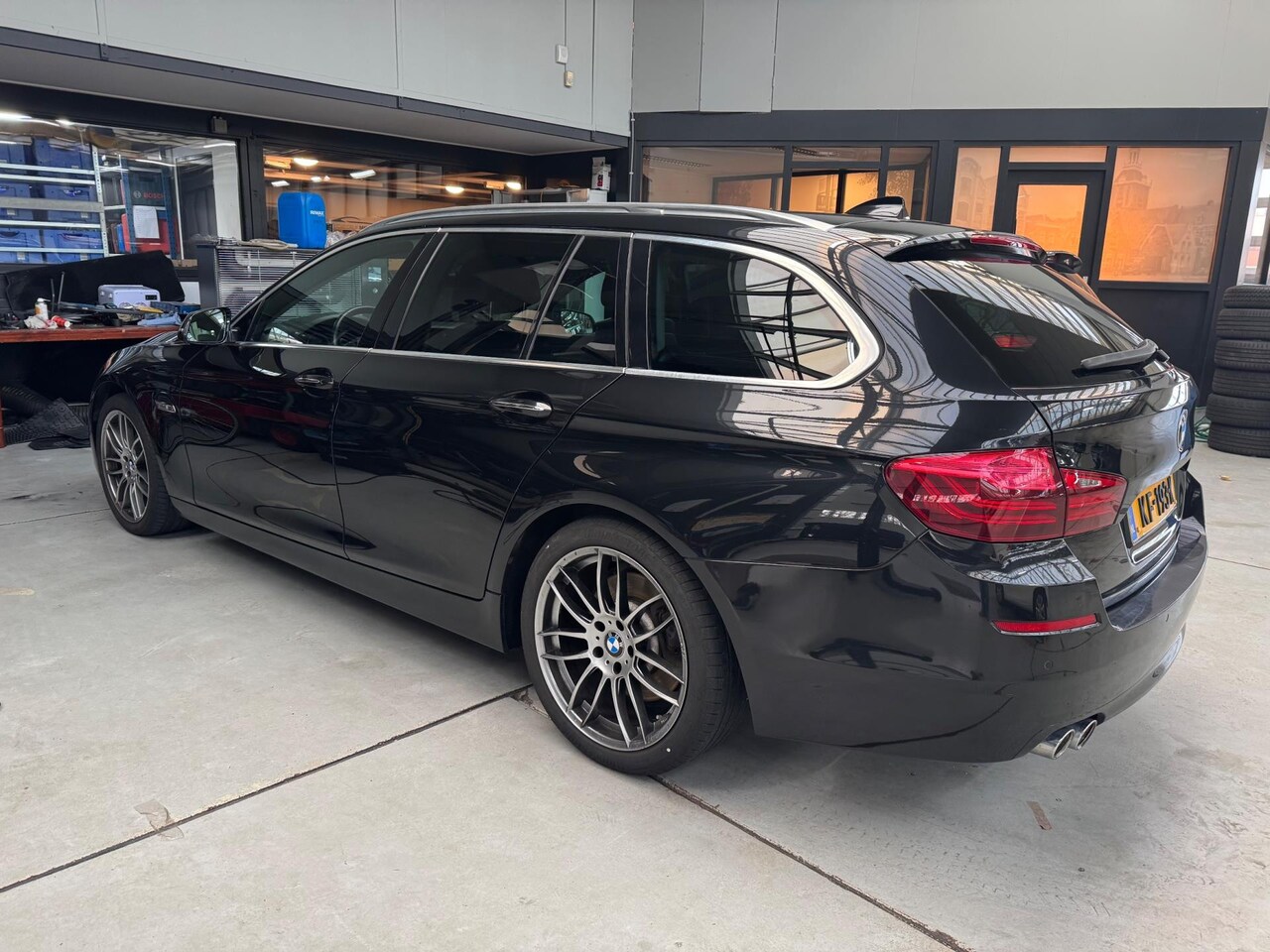 BMW 5-serie Touring - 530d High Executive | Automaat | Airco | Vol opties | Elek. Pakket | Inruil mogelijk - AutoWereld.nl
