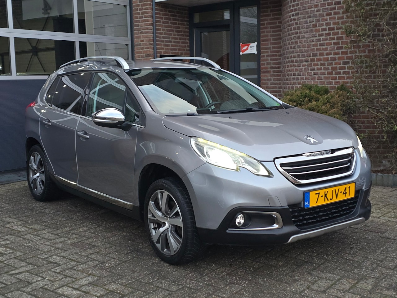 Peugeot 2008 - 1.6 VTi Allure Nap |Leer |Navi |Trekhaak - AutoWereld.nl