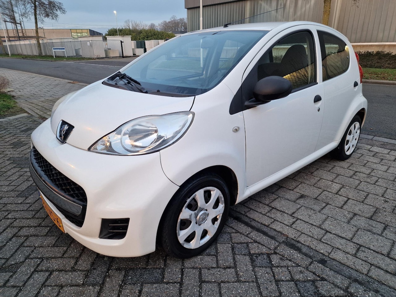 Peugeot 107 - 1.0-12V XR 1.0-12V XR, 1e eigenaar, Apk, Nap, Zeer netjes, Inruil mogelijk. - AutoWereld.nl