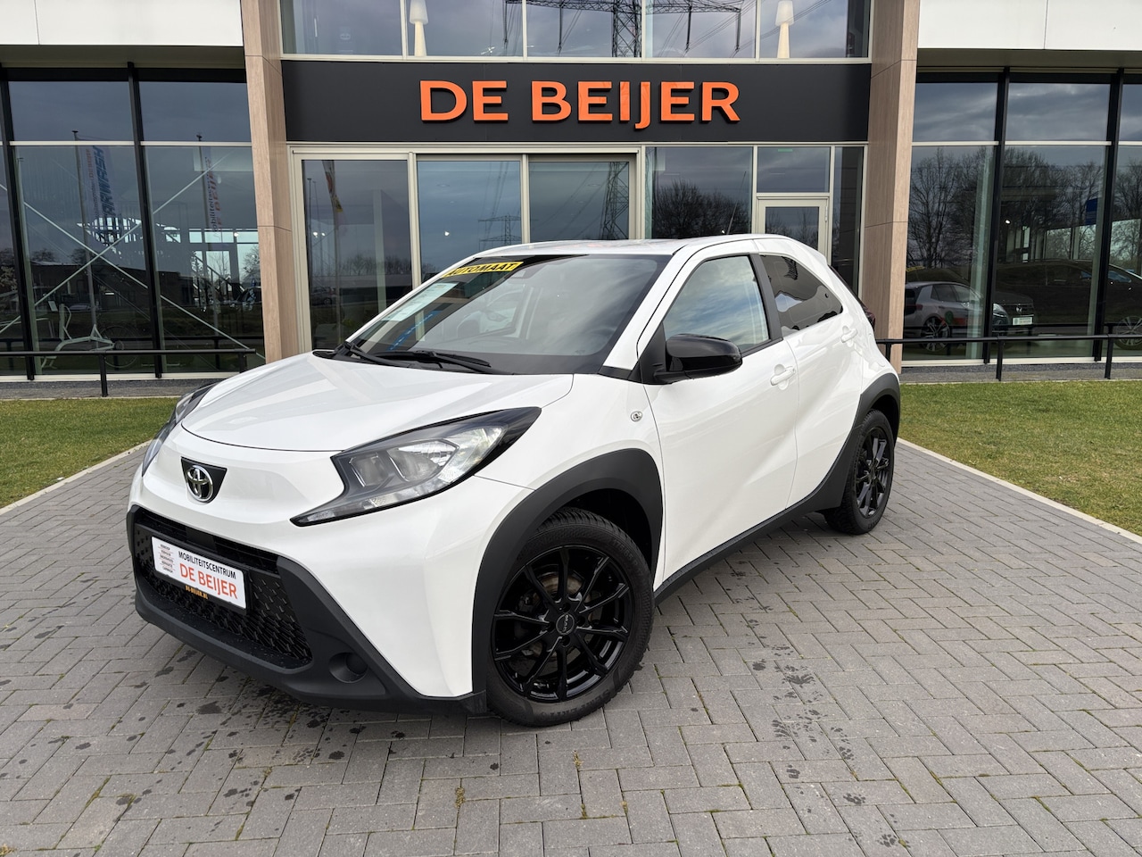 Toyota Aygo X - 1.0 VVT-i S-CVT Automaat Airco I Camera I Carplay - AutoWereld.nl
