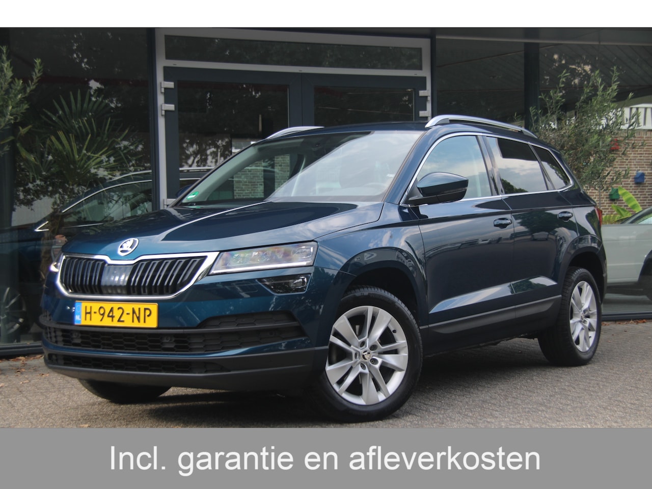 Skoda Karoq - 1.5 TSI ACT Business Edition | Virtual Cockpit | Trekhaak | Achteruitrijcamera | - AutoWereld.nl
