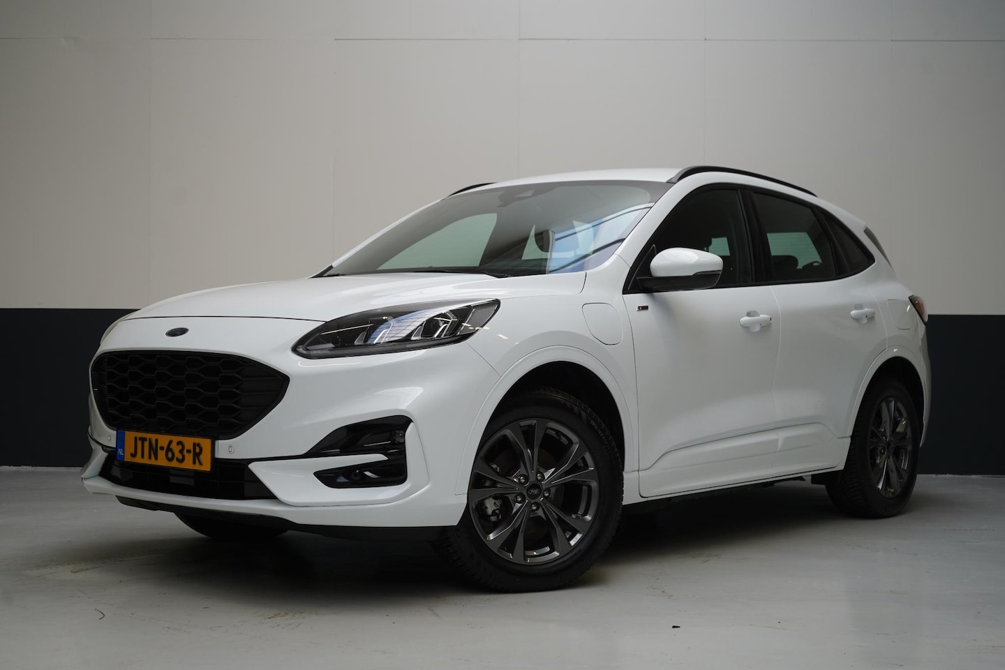 Ford Kuga - 2.5 PHEV ST-Line | Navigatie | Head-Up | Stoelverwarming | Apple Carplay | Achteruitrijcam - AutoWereld.nl