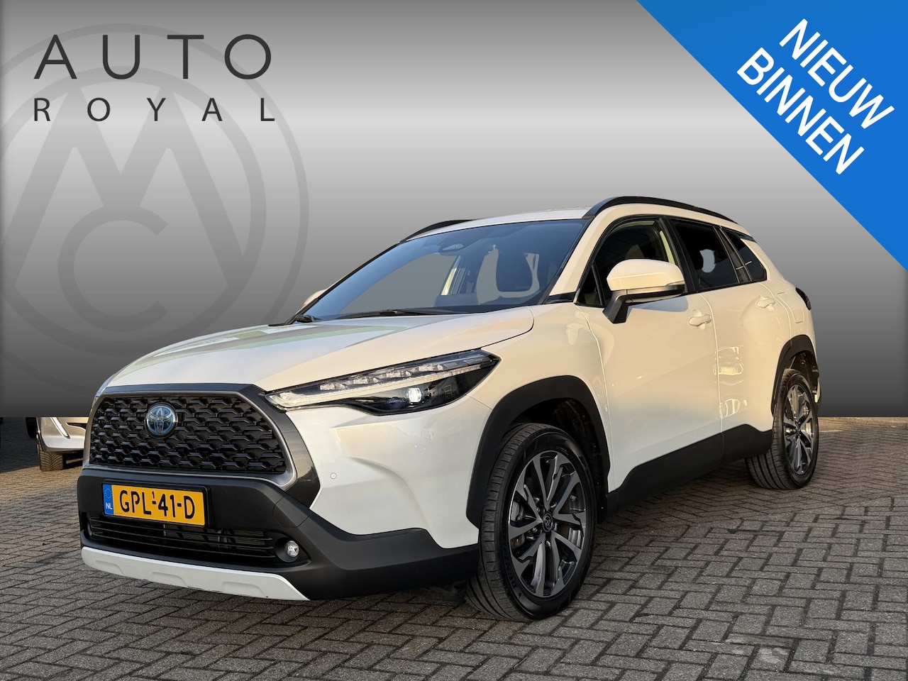 Toyota Corolla Cross - 2.0 High Power Hybrid First Edition NAVIGATIE | STOELVERWARMING | PARKEERSENSOREN | AIRCO/ - AutoWereld.nl
