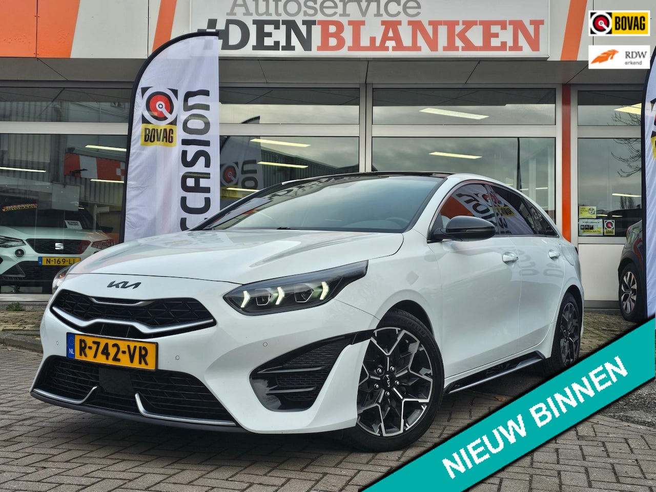 Kia Pro cee'd - 1.0 T-GDi GT-PlusLine 120pk BJ.12-2022 / Panodak / Navi / Keyless / Led / Half Leder / NAP - AutoWereld.nl
