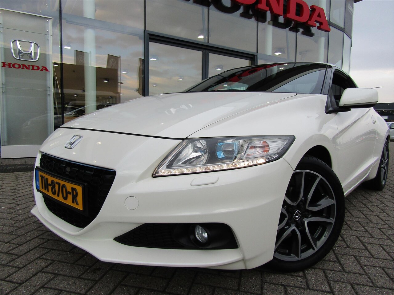 Honda CR-Z - 1.5 i-Vtec IMA GT 1.5 i-VTEC IMA 121 pk GT, Gen2 !!! Remus pakket, sport inlaat, geen 2de in deze staat en m - AutoWereld.nl