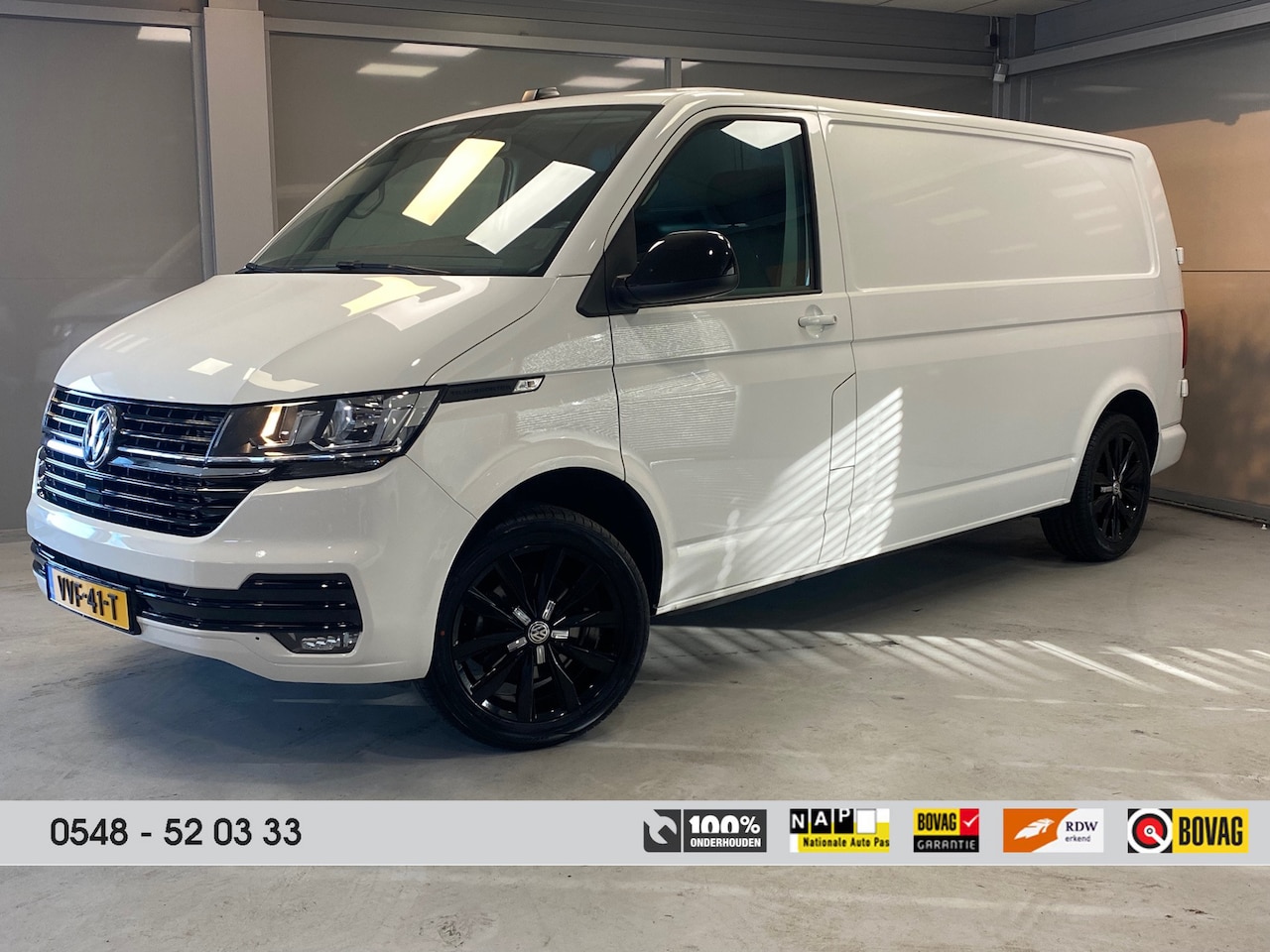 Volkswagen Transporter - L2H1 | Black & White | 2.0 TDI 110pk |18"LM VELGEN | Navigatie | Betimmering | Trekhaak | - AutoWereld.nl