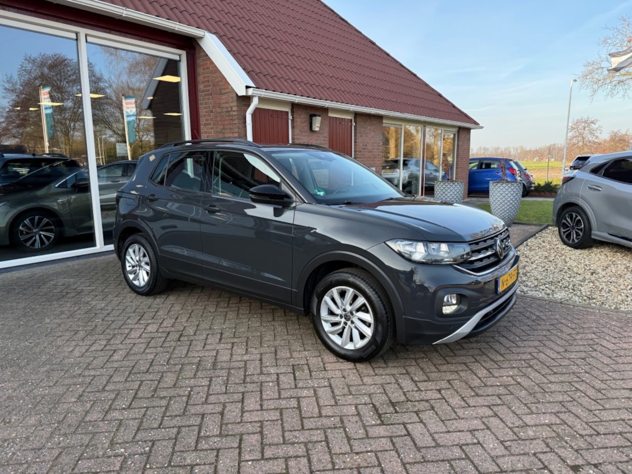 Volkswagen T-Cross - 1.0 TSI LIFE BUSINESS NAVI/CRUISE/PDC/ENZ. - AutoWereld.nl