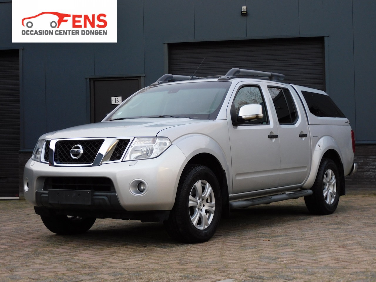 Nissan Navara - 2.5 dCi LE Double Cab 1e EIGENAAR! NAVI! ACHTERUITRIJCAM! AIRCO! CRUISE! - AutoWereld.nl