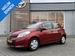 Toyota Yaris - 1.3 VVT-i Now AIRCO EL-RAMEN EL-SPIEGELD CENTRALE DEURVERGR. NL-AUTO DEALERONDERHOUDEN