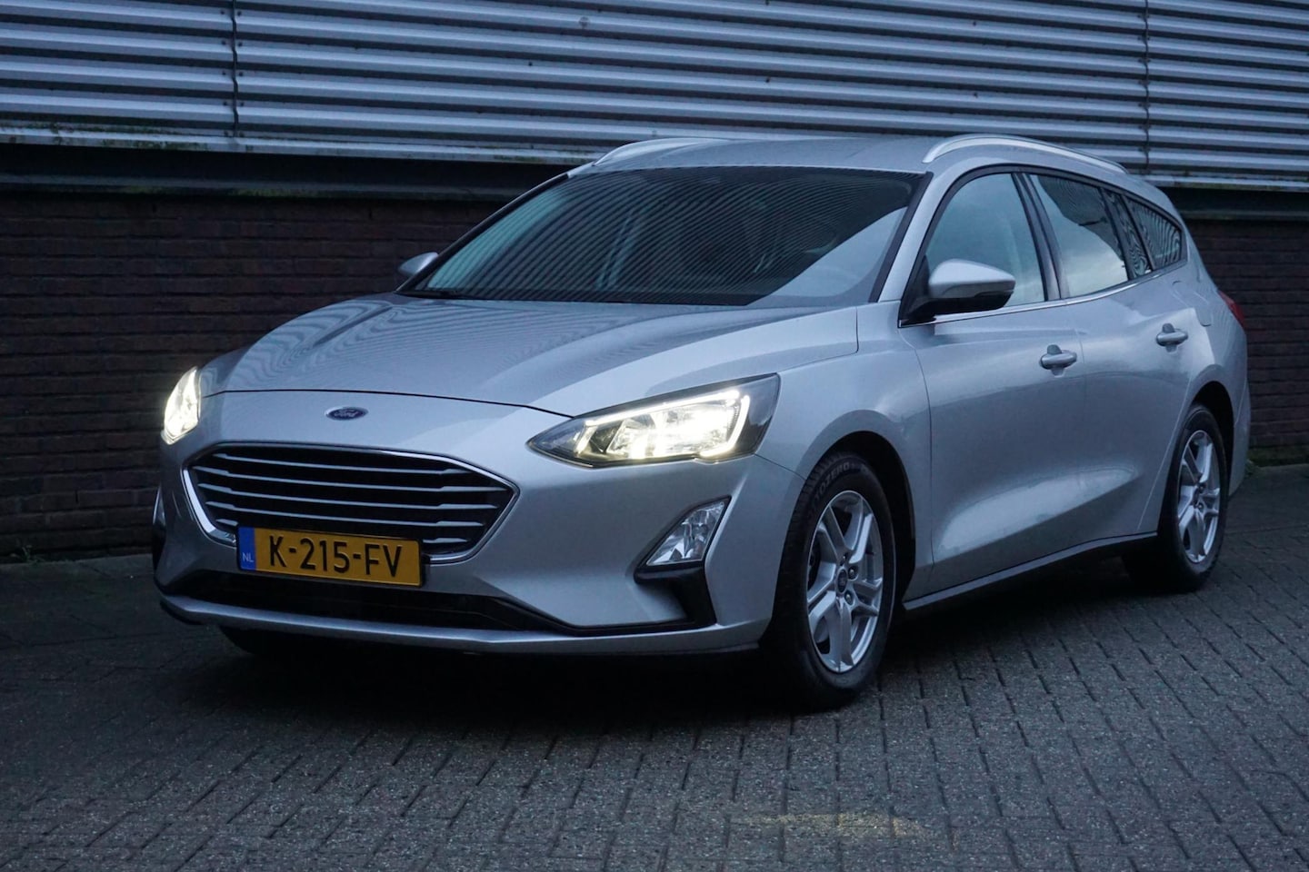 Ford Focus Wagon - 1.0 EcoBoost 125PK Hybrid Business/Camera/ December 2020/Rijklaarprijs. - AutoWereld.nl