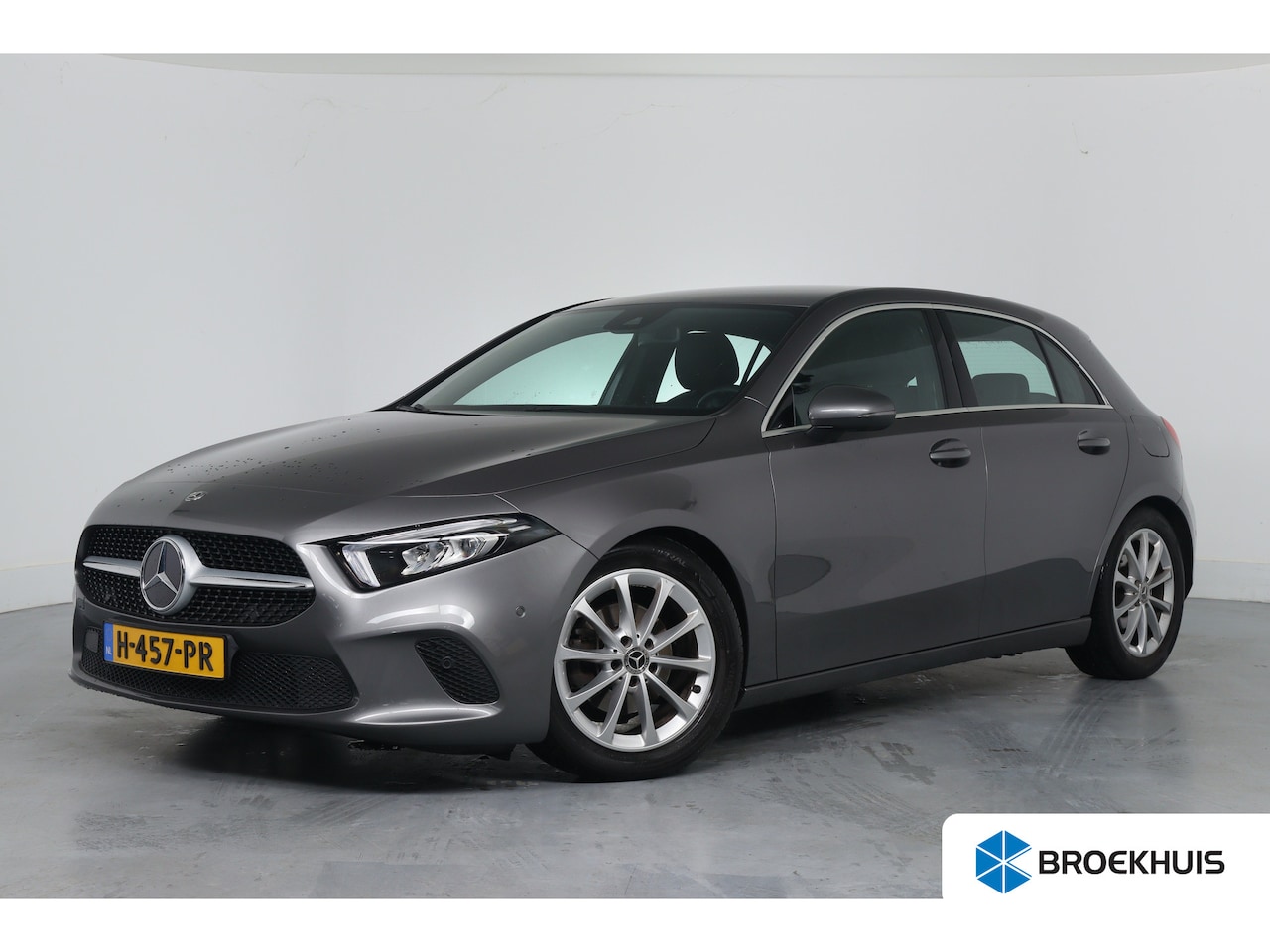 Mercedes-Benz A-klasse - 180 Advantage | Trekhaak Afneembaar | Navigatie | Camera | Parkeersensoren Voor & Achter | - AutoWereld.nl