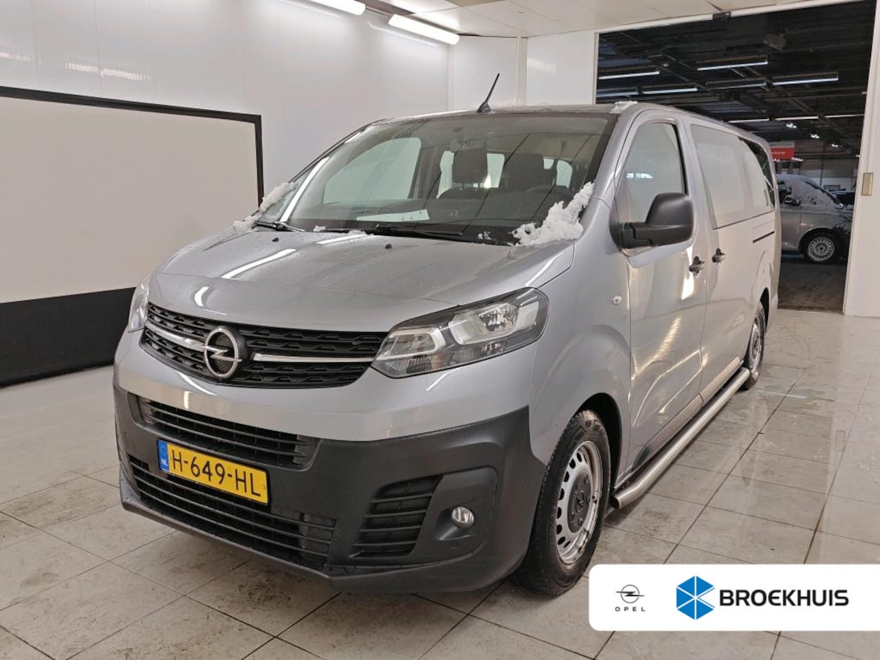 Opel Vivaro Combi - 1.5 CDTI L3H1 | 9 Persoons | Long / L3 | Incl. BTW/BPM | Navigatie | Trekhaak | All season - AutoWereld.nl