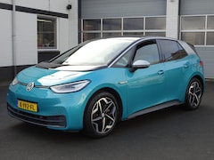 Volkswagen ID.3 - First Plus 58 kWh Automatische airco, navigatie, achteruitrijcamera, trekhaak, parkeersens