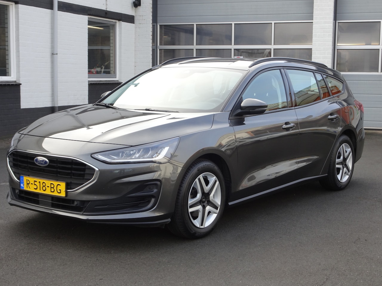 Ford Focus Wagon - 1.0 EcoBoost Connected Airco, navigatie, cruise controle, parkeersensoren voor en achter, - AutoWereld.nl