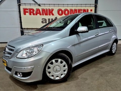 Mercedes-Benz B-klasse - 180 116PK Business Class + Trekhaak|Airco|Cruise|PDC|Stoelverwarming|Leder/Stof