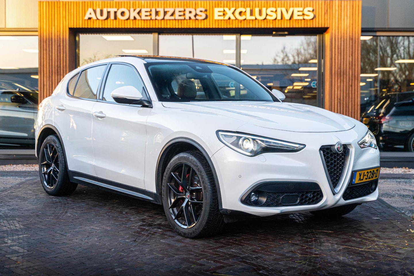 Alfa Romeo Stelvio - 2.2d Super Panorama dak leer Navi trekhaak - AutoWereld.nl