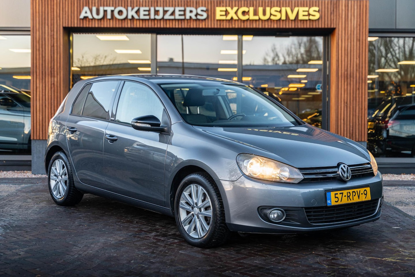 Volkswagen Golf - 1.2 TSI Style BlueMotion 5 Deurs Navi clima trekhaak - AutoWereld.nl