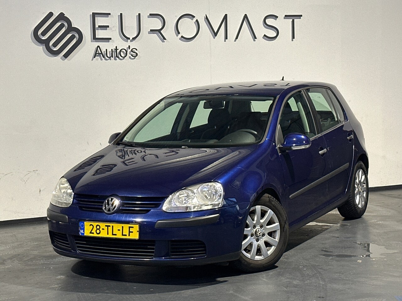 Volkswagen Golf - 1.6 FSI Comfortline Business Airco - 5Deurs - Nieuw apk -Navigatie - AutoWereld.nl