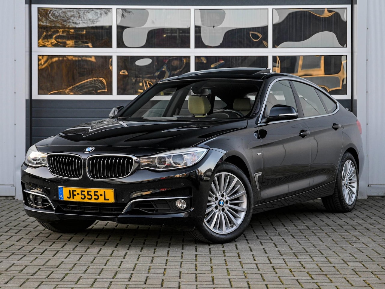 BMW 3-serie Gran Turismo - 320i High Executive | Panoramadak | Leder | Xenon | Stoelverwarming - AutoWereld.nl