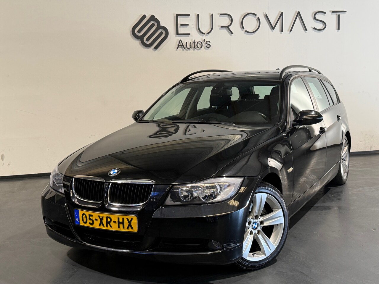 BMW 3-serie Touring - 318i Business Line Navi - Nieuw apk - Airco - Cruise - 4x Nw banden - AutoWereld.nl