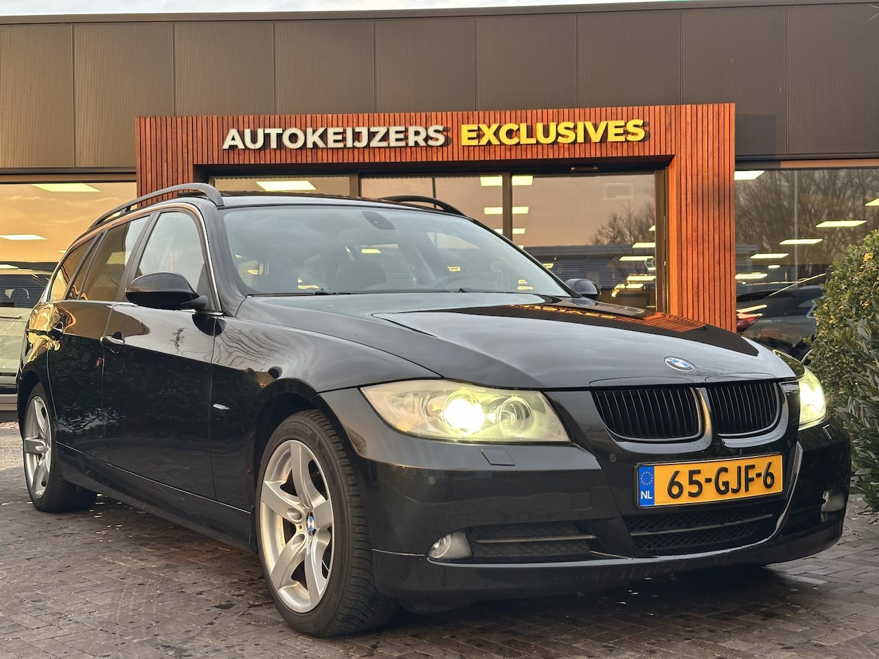 BMW 3-serie Touring - 325xi High Executive 325xi High Executive - AutoWereld.nl