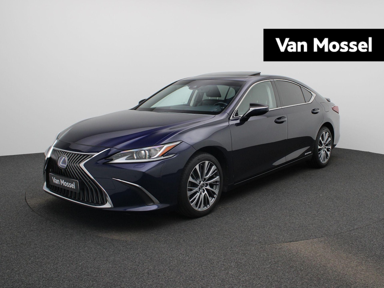 Lexus ES - 300h Luxury Line | Automaat | Panoramadak | Lederen Bekleding | Achteruitrijcamera | Apple - AutoWereld.nl