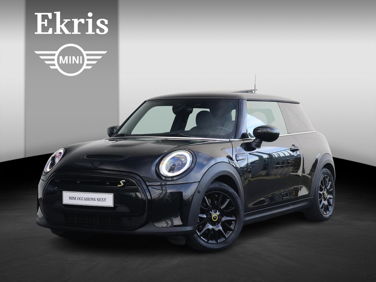 MINI Mini-Electric - Camden Edition 33 kWh / Comfort Access / Panoramadak / achteruitrijcamera / Stoelverwarmin - AutoWereld.nl