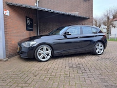 BMW 1-serie - 116i High Executive M-Sport Pakket / Car Play / Cruise Controle / Bluetooth / Stoelverwarm