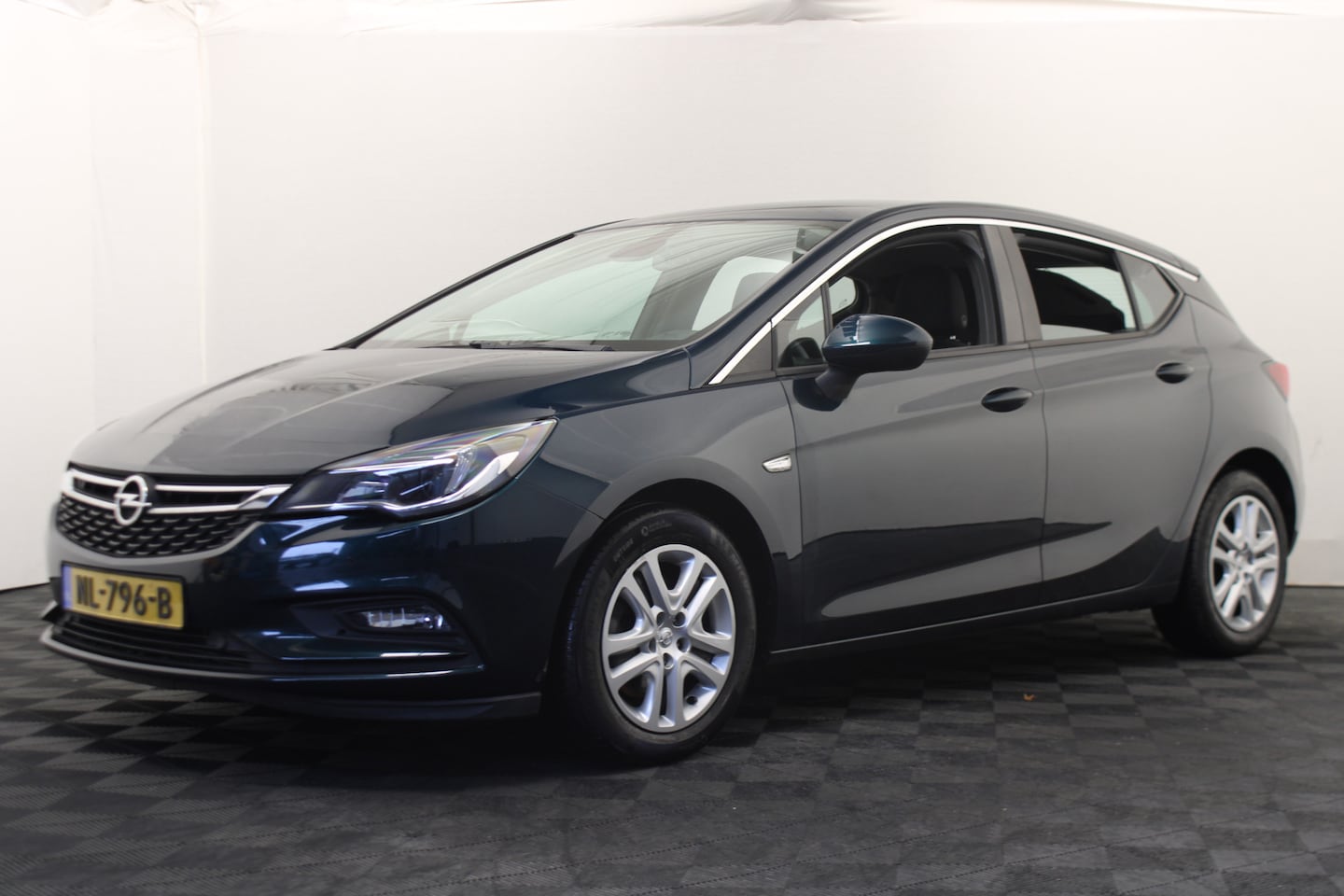 Opel Astra - 1.6 CDTI Online Edition 1.6 CDTI Online Edition - AutoWereld.nl
