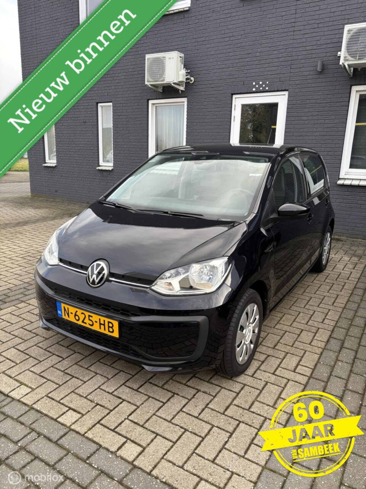 Volkswagen Up! - Volkswagen 1.0 - AIRCO - 5-DEURS - LAGE KMSTAND Up! - AutoWereld.nl