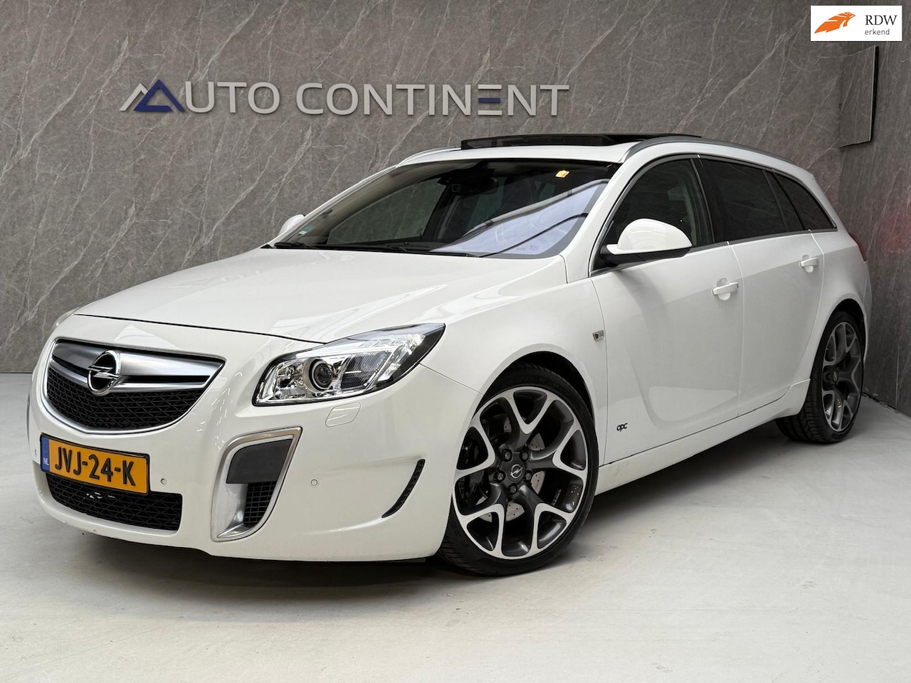 Opel Insignia Sports Tourer - 2.8 T OPC 4x4 325 PK / AUT / Goed Onderhouden / APK - AutoWereld.nl