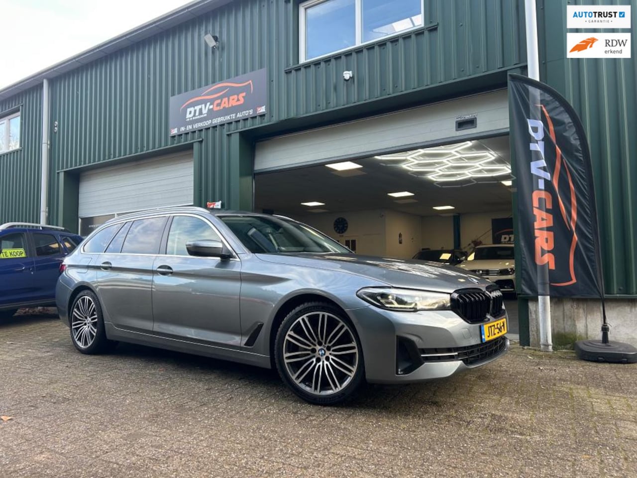 BMW 5-serie Touring - 530e High Executive Pano sportleder 19”M velgen - AutoWereld.nl