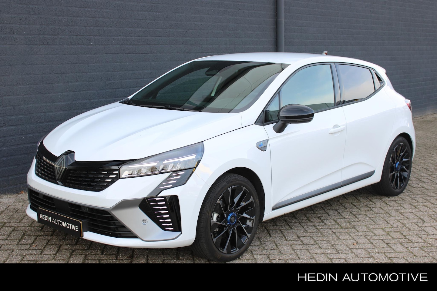 Renault Clio - 1.6 E-Tech Full Hybrid 145 esprit Alpine | Adapt Cruise | Navigatie | Camera | Sportstoele - AutoWereld.nl