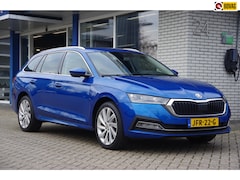 Skoda Octavia Combi - 1.4 TSI iV PHEV Business Trekhaak Carplay Stoel/Stuurverwarming Head-Up