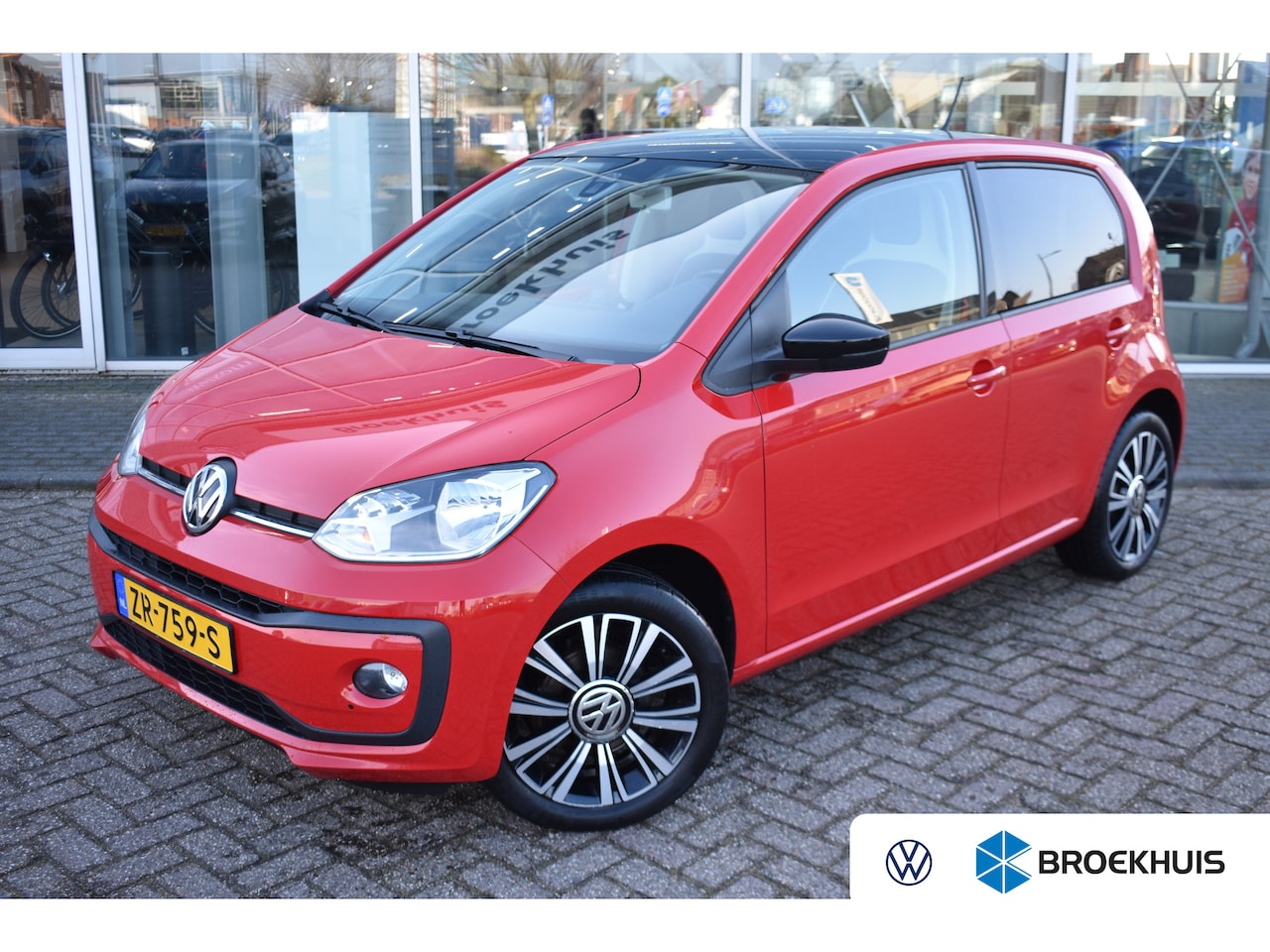 Volkswagen Up! - 1.0 5drs. High | AIRCO | 16 INCH | DAKPAKKET | NAVI BY APP | PARKEERSENSOREN - AutoWereld.nl