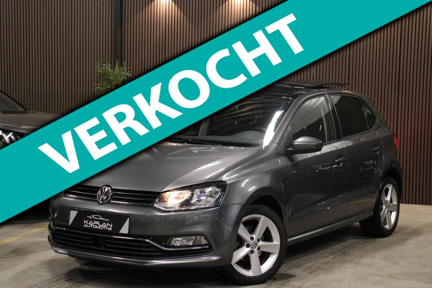 Volkswagen Polo - 1.2 TSI Highline Pano DSG Cruise Stoelverw Navi Trekhaak CarPlay PDC Climate - AutoWereld.nl