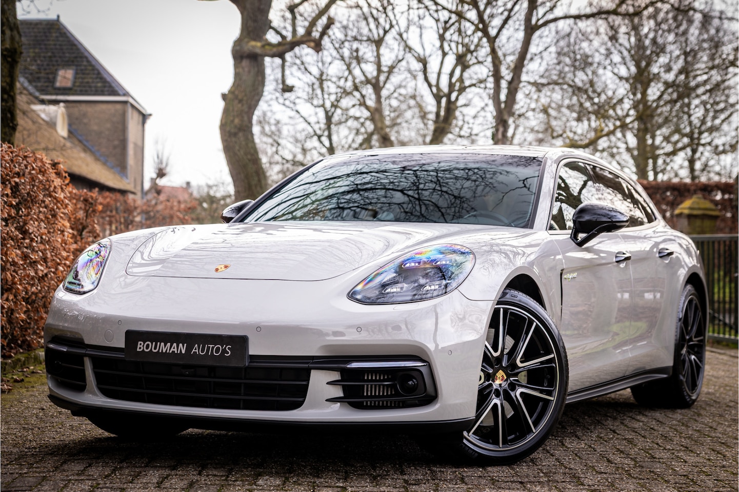 Porsche Panamera Sport Turismo - 2.9 4 E-Hybrid 10 Years Edition Krijt Stoelventilatie 21" Achterasbesturing Soft Close Pan - AutoWereld.nl