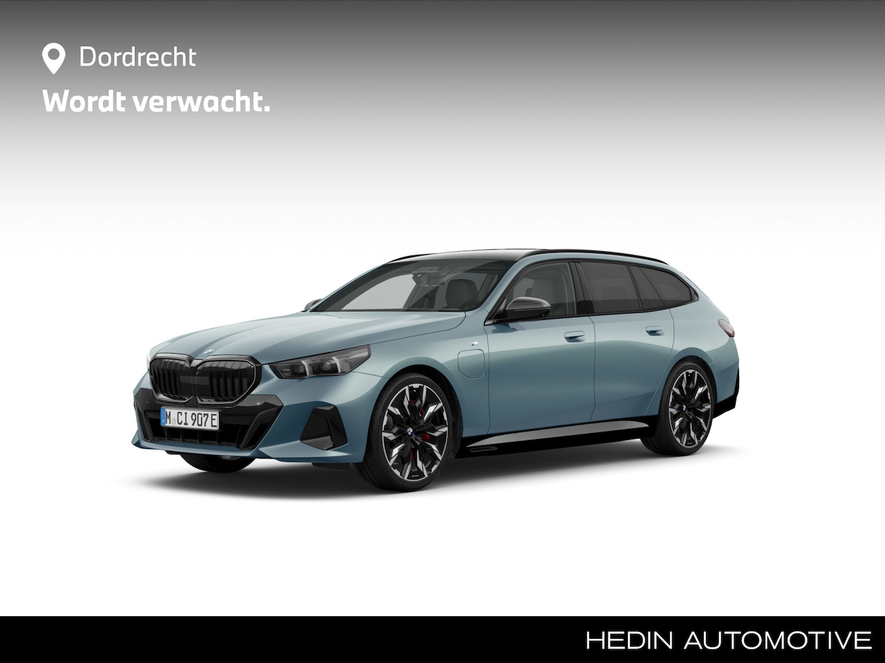 BMW 5-serie Touring - 550e xDrive M-Sport Pro | 21" | Bowers & Wilkins | Carbon | Trekhaak | Autobahnassistent | - AutoWereld.nl