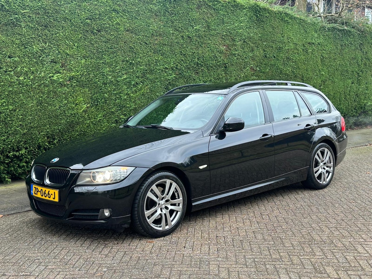 BMW 3-serie Touring - 320i /AUTOMAAT/PANO/XENON/LEER/RIJDTNIEUW!/ - AutoWereld.nl