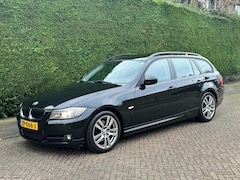 BMW 3-serie Touring - 320i /AUTOMAAT/PANO/XENON/LEER/RIJDTNIEUW/
