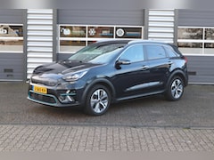 Kia e-Niro - ExecutiveLine 64kWh | Navigatie | LED | Keyless |