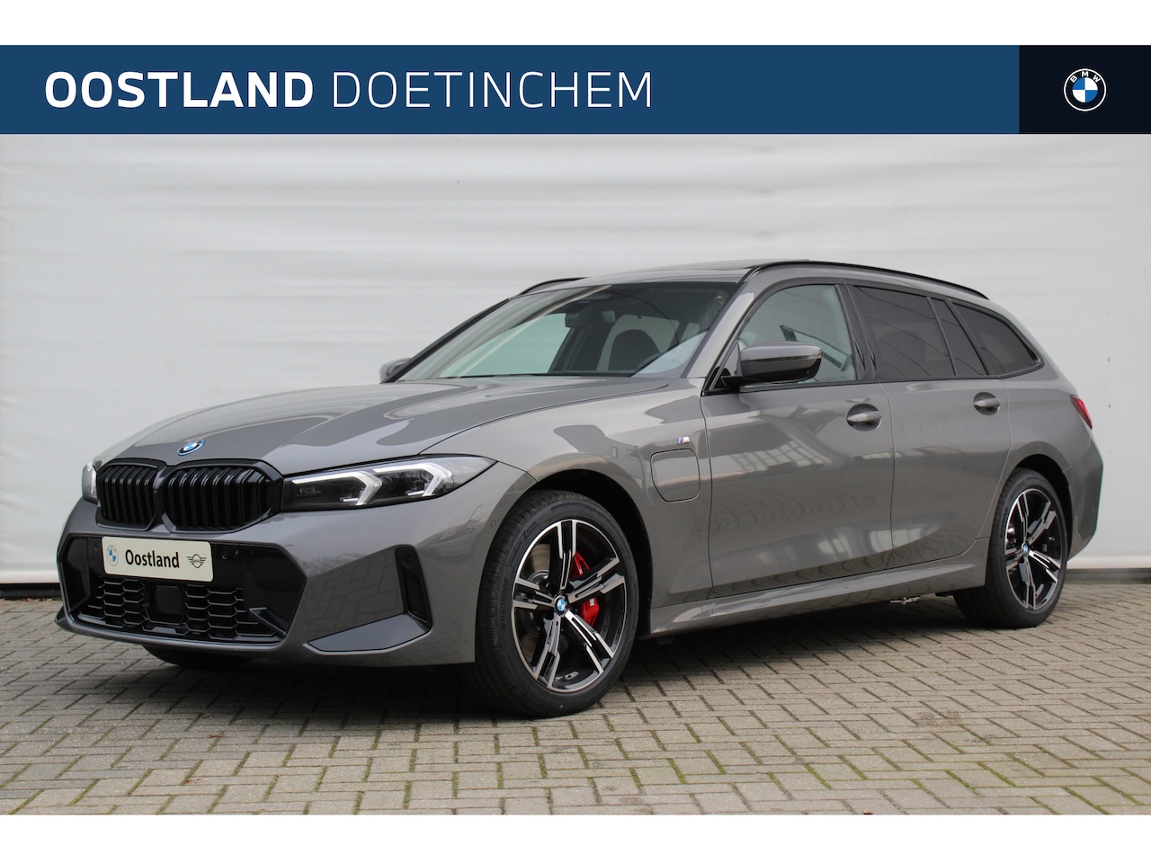 BMW 3-serie Touring - 330e High Executive M Sport Automaat / Panoramadak / M Sportstoelen / M Adaptief onderstel - AutoWereld.nl