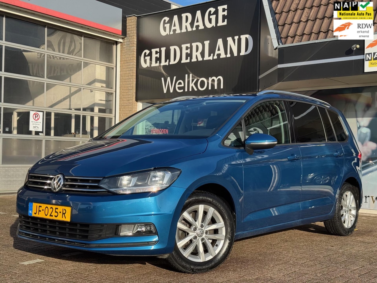 Volkswagen Touran - 1.2 TSI Comfortline | Navi | Cruise | Trekhaak | Climate | Pdc | Iso | Full-option! - AutoWereld.nl