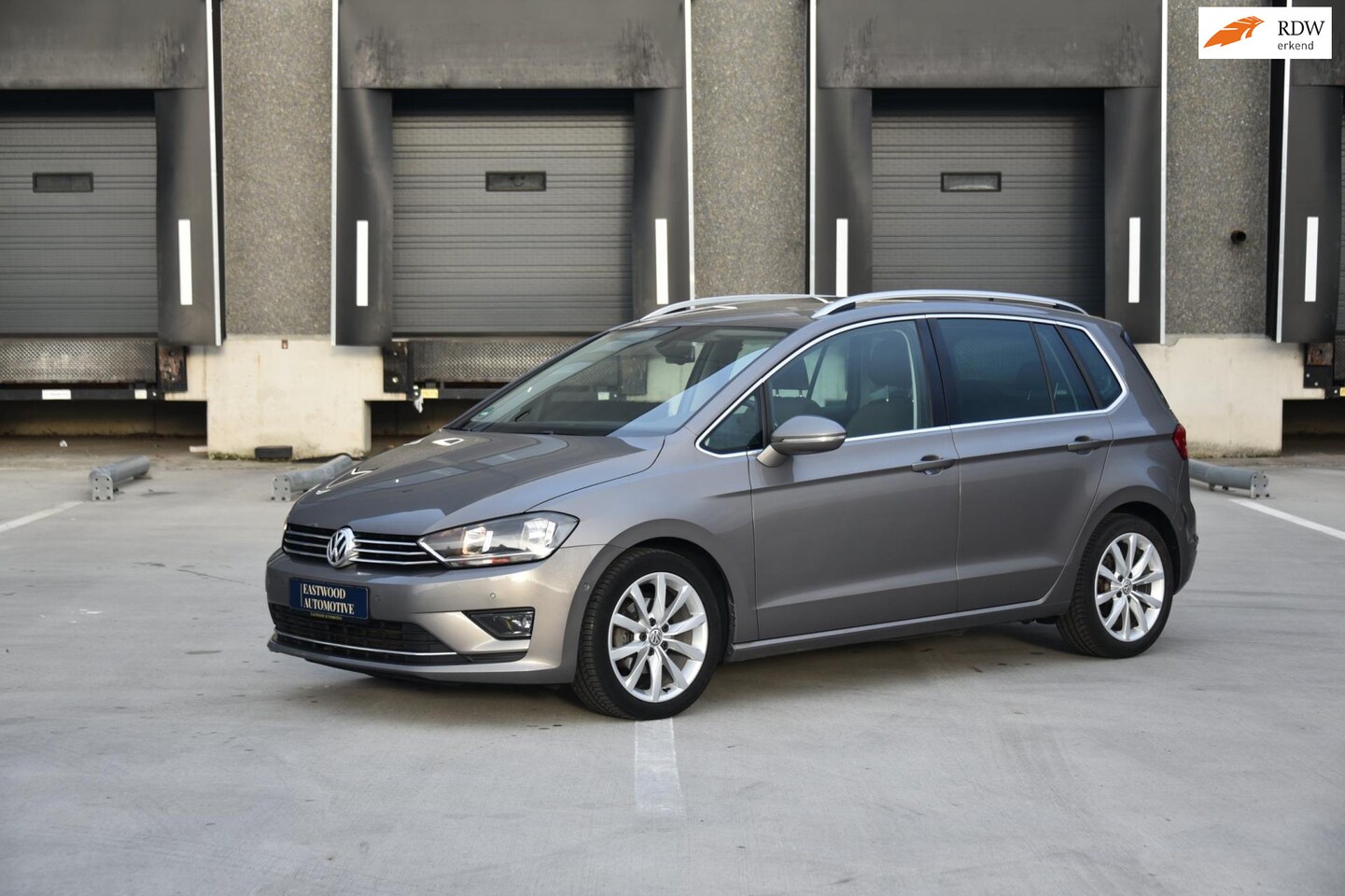Volkswagen Golf Sportsvan - 1.2 TSI Highline|Automaat|Cruise|Afneembare trekhaak - AutoWereld.nl
