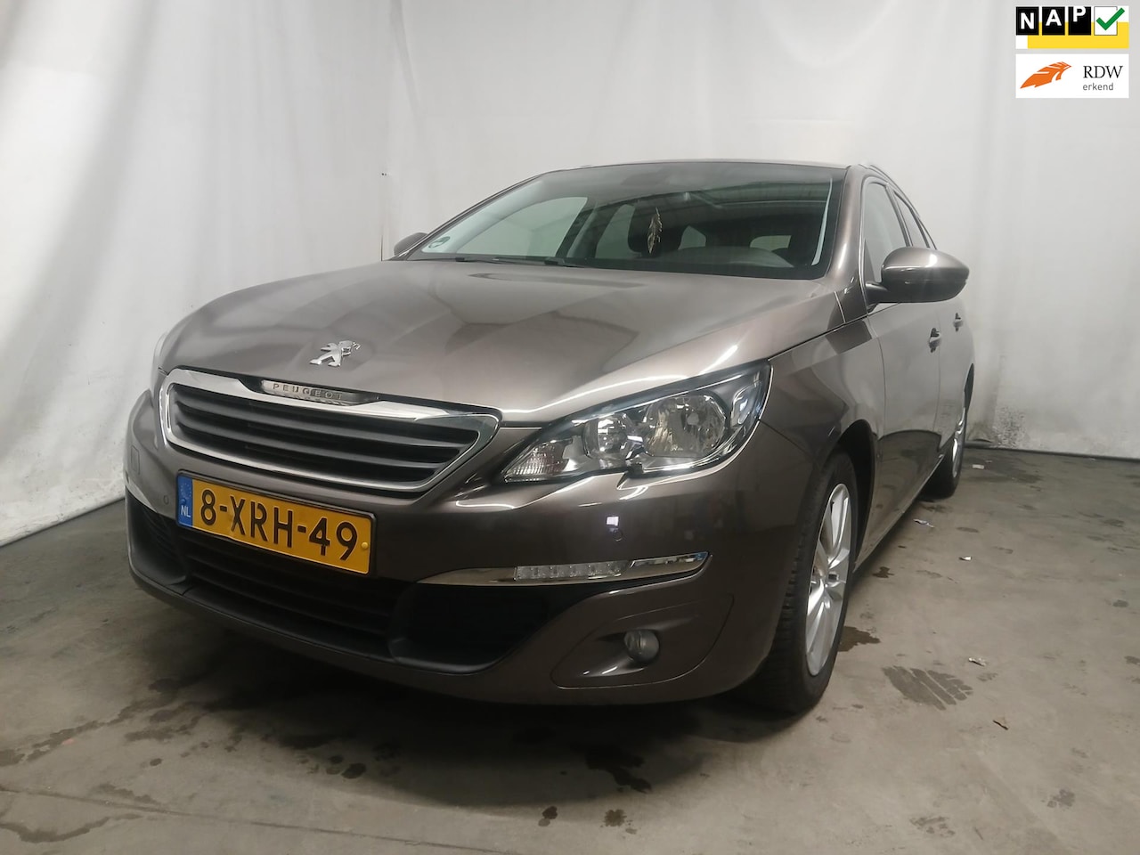 Peugeot 308 SW - 1.2 e-THP Blue Lease Executive - Motor niet 100% - Schade - AutoWereld.nl