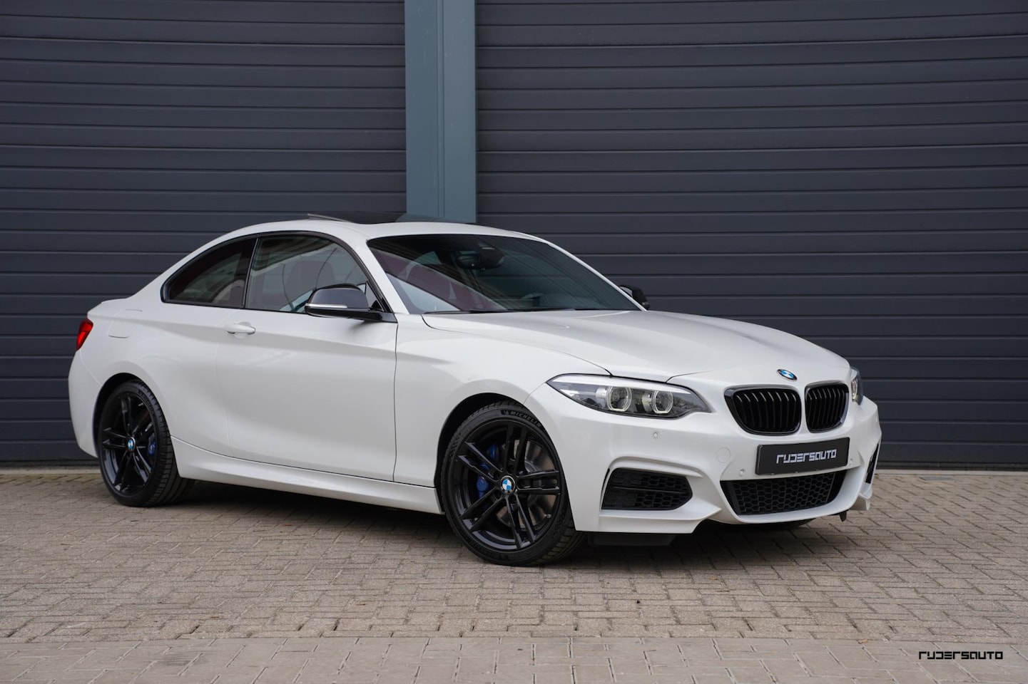 BMW 2-serie Coupé - M240i | Schuifdak | Harman Kardon | Carplay | Adaptief onderstel | Navi Pro | Memory stoel - AutoWereld.nl